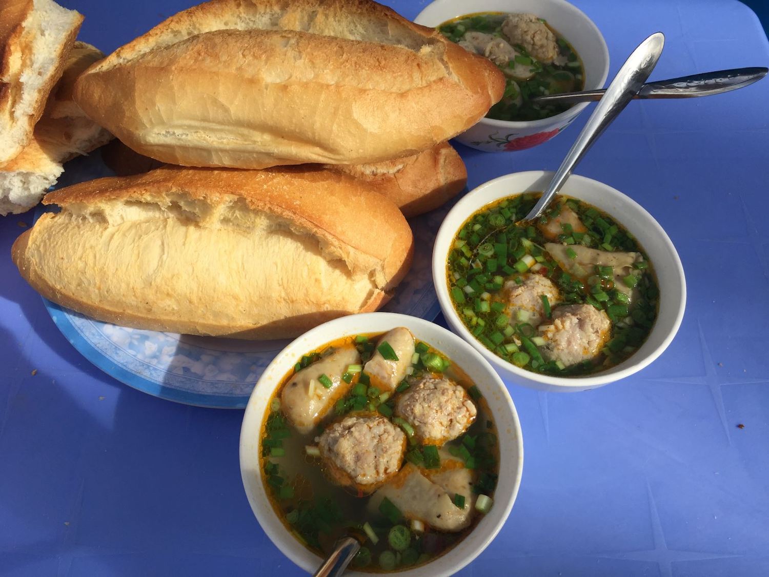 Bánh mì xíu mại Đà Lạt - Độc đáo ẩm thực xứ ngàn hoa 4
