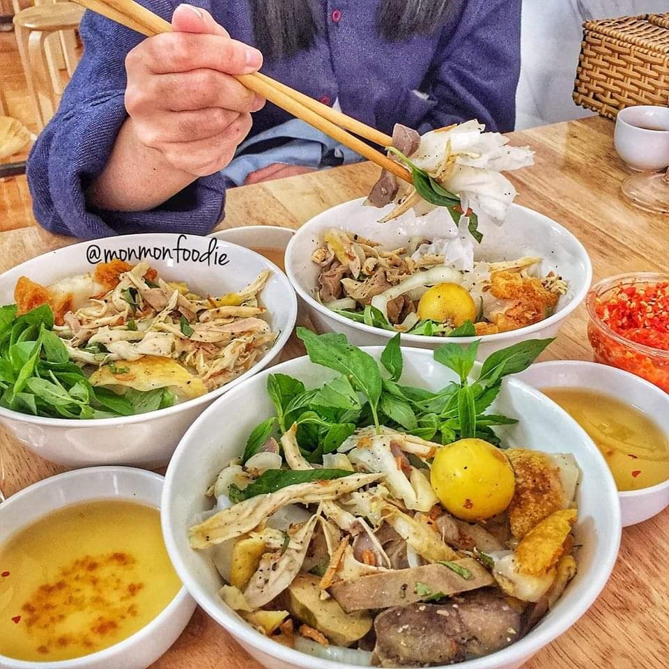 Lên Đà Lạt là phải dậy sớm ăn bánh ướt lòng gà chứ đừng ngủ nướng nữa bạn ơi! 2
