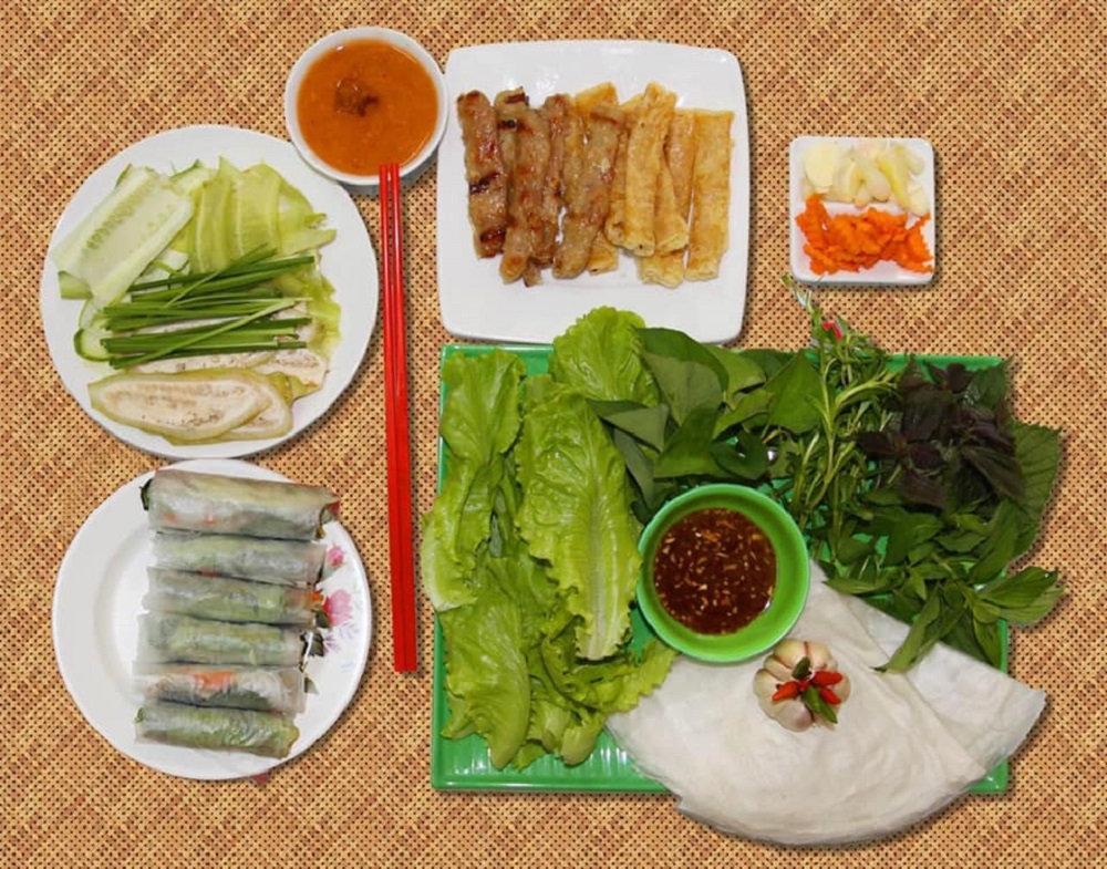 Thưởng thức ngay Nem nướng Thanh Trầm khi du lịch Buôn Ma Thuột 5