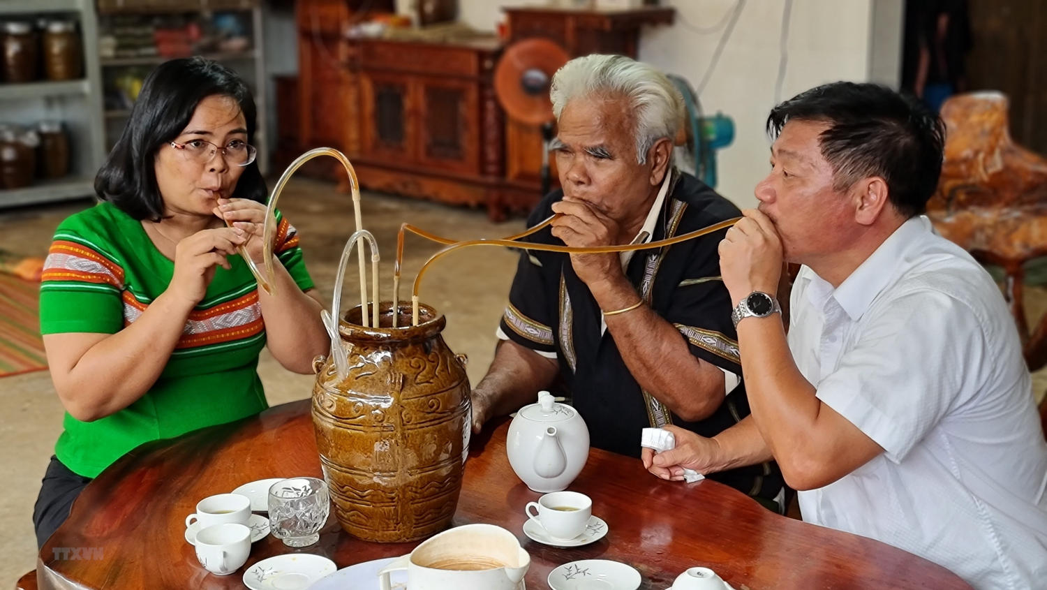 Thưởng thức Rượu cần và khám phá nền văn hóa đặc sắc nơi đây 6