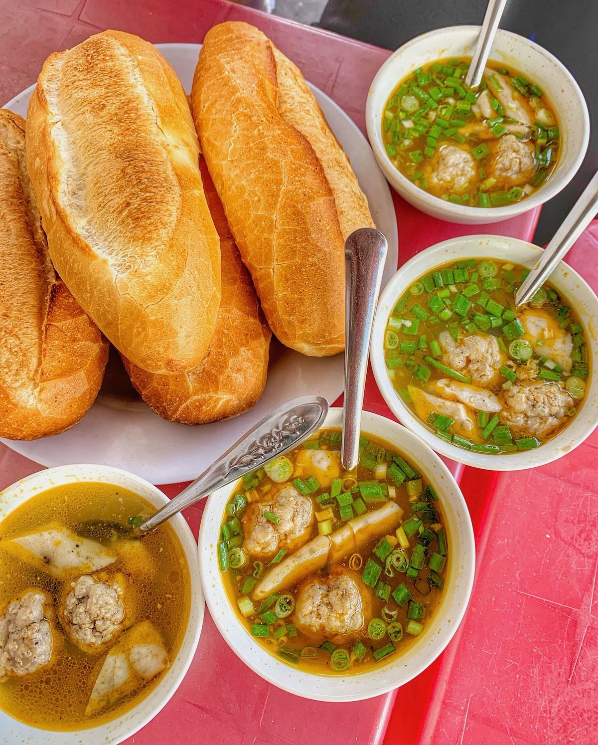 Bánh mì xíu mại Đà Lạt - Độc đáo ẩm thực xứ ngàn hoa 2