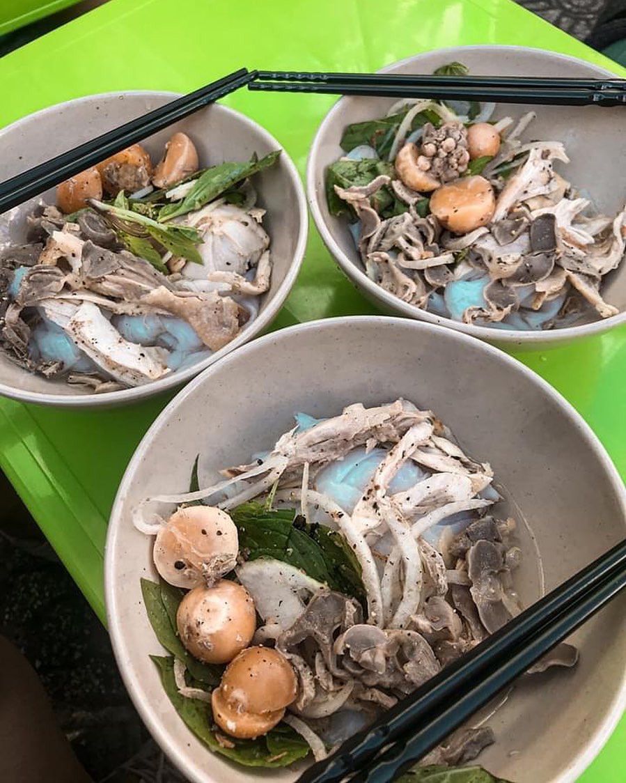 Lên Đà Lạt là phải dậy sớm ăn bánh ướt lòng gà chứ đừng ngủ nướng nữa bạn ơi! 8