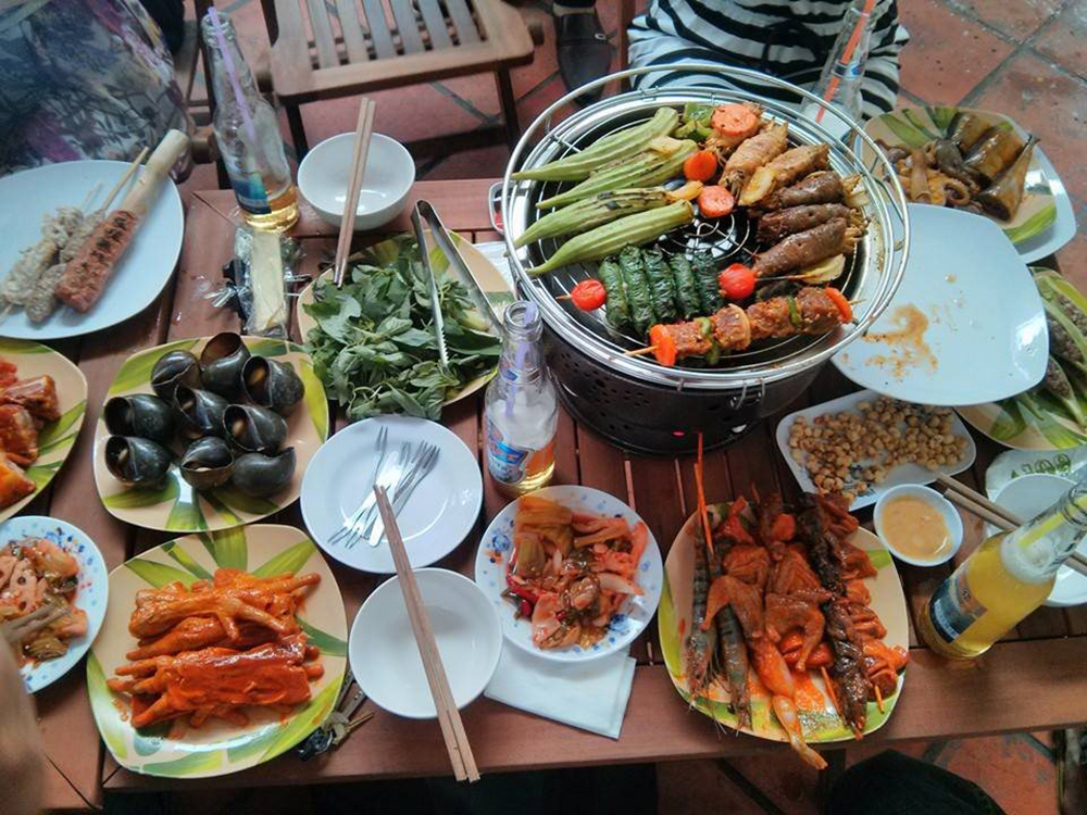 Trời mưa rồi, mình cùng ghé quán Xưa Đà Lạt nhâm nhi vài món lẩu nướng thôi! 9