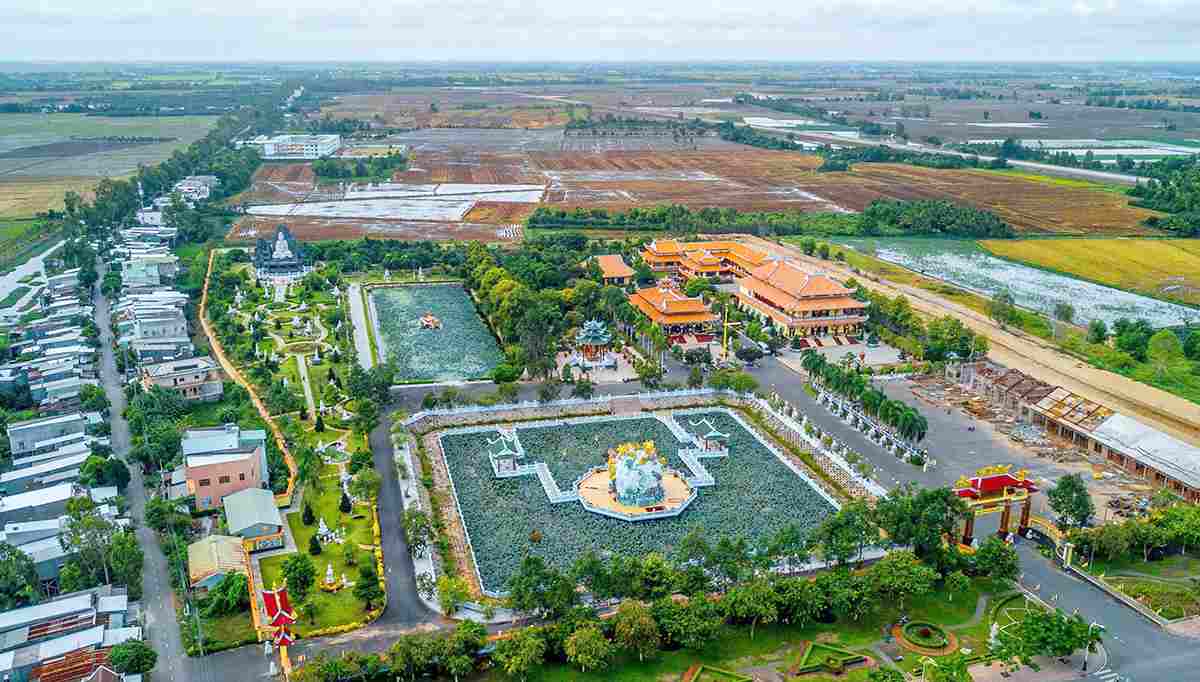 Top 10 Địa điểm du lịch Châu Đốc mà bạn không thể bỏ qua 7