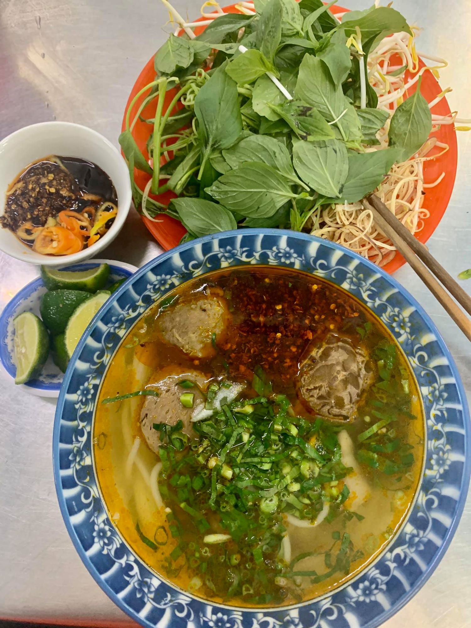 Xuýt xoa với tô Bún bò Huế Huỳnh Châu cực chất lượng ở Cần Thơ 3