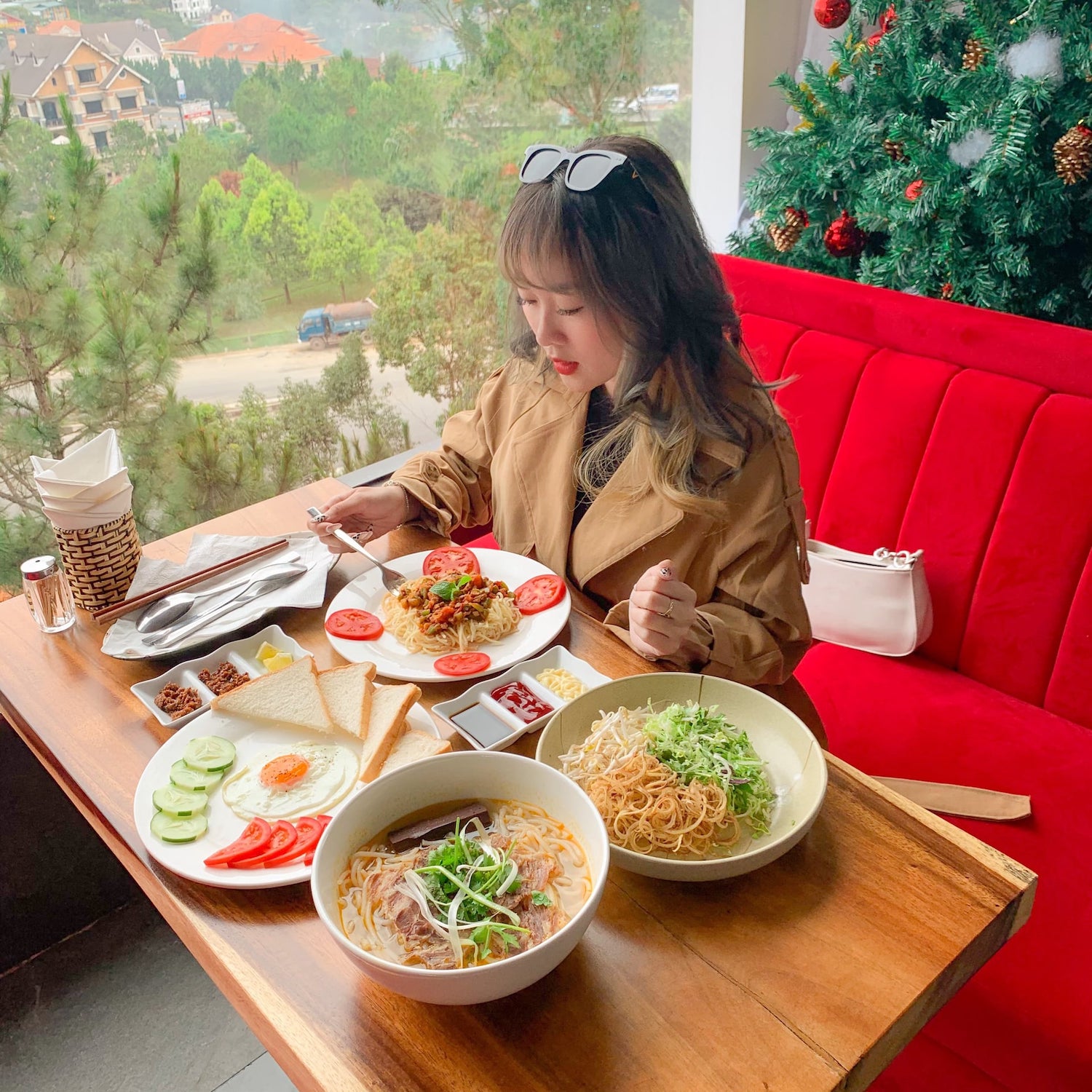 Amazing Coffee Da Lat - Quán cà phê có view ngắm trọn thành phố, tha hồ chill ở Đà Lạt 14