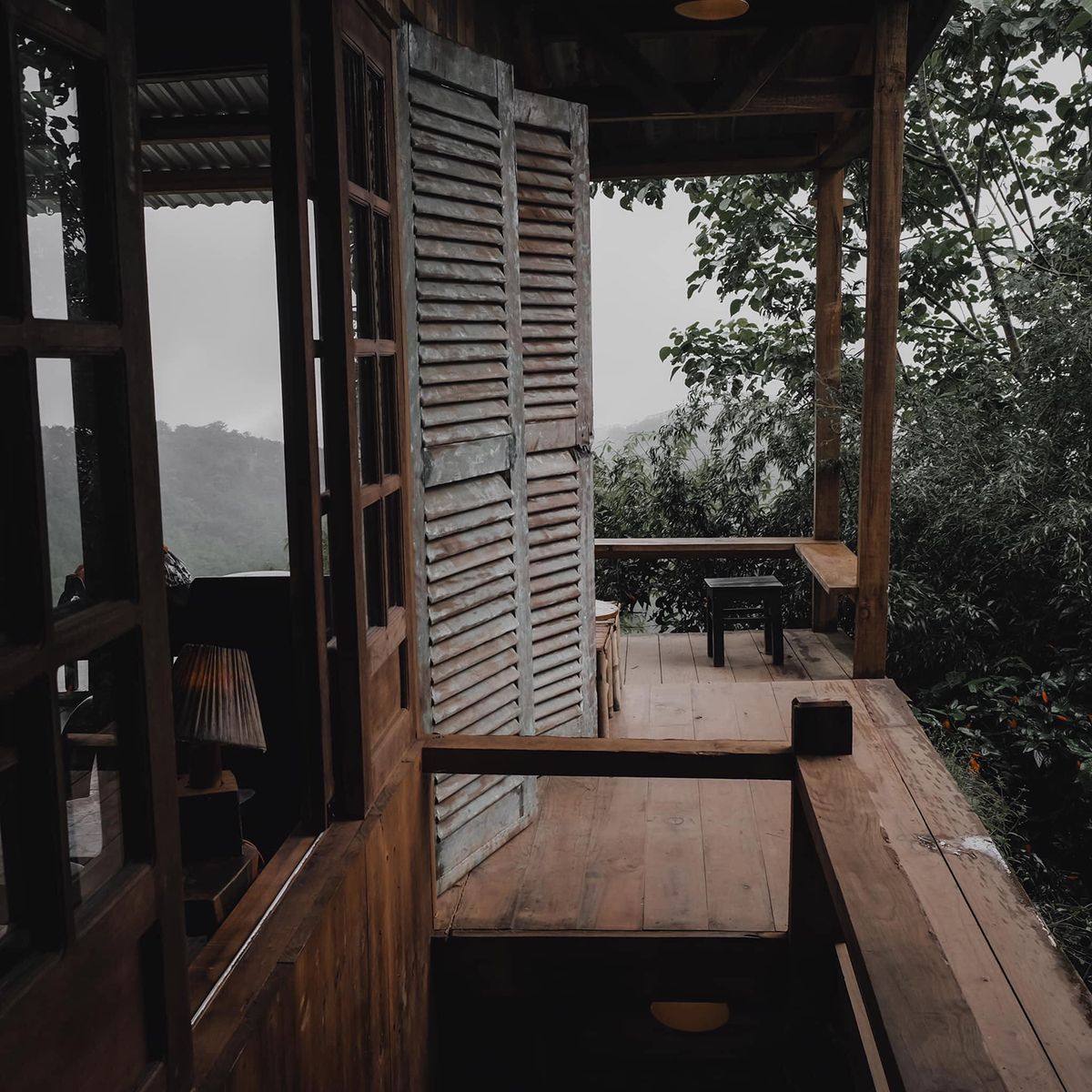 Tiệm cà phê Cheo Veooo - Nơi cho những du khách “chênh vênh” 9