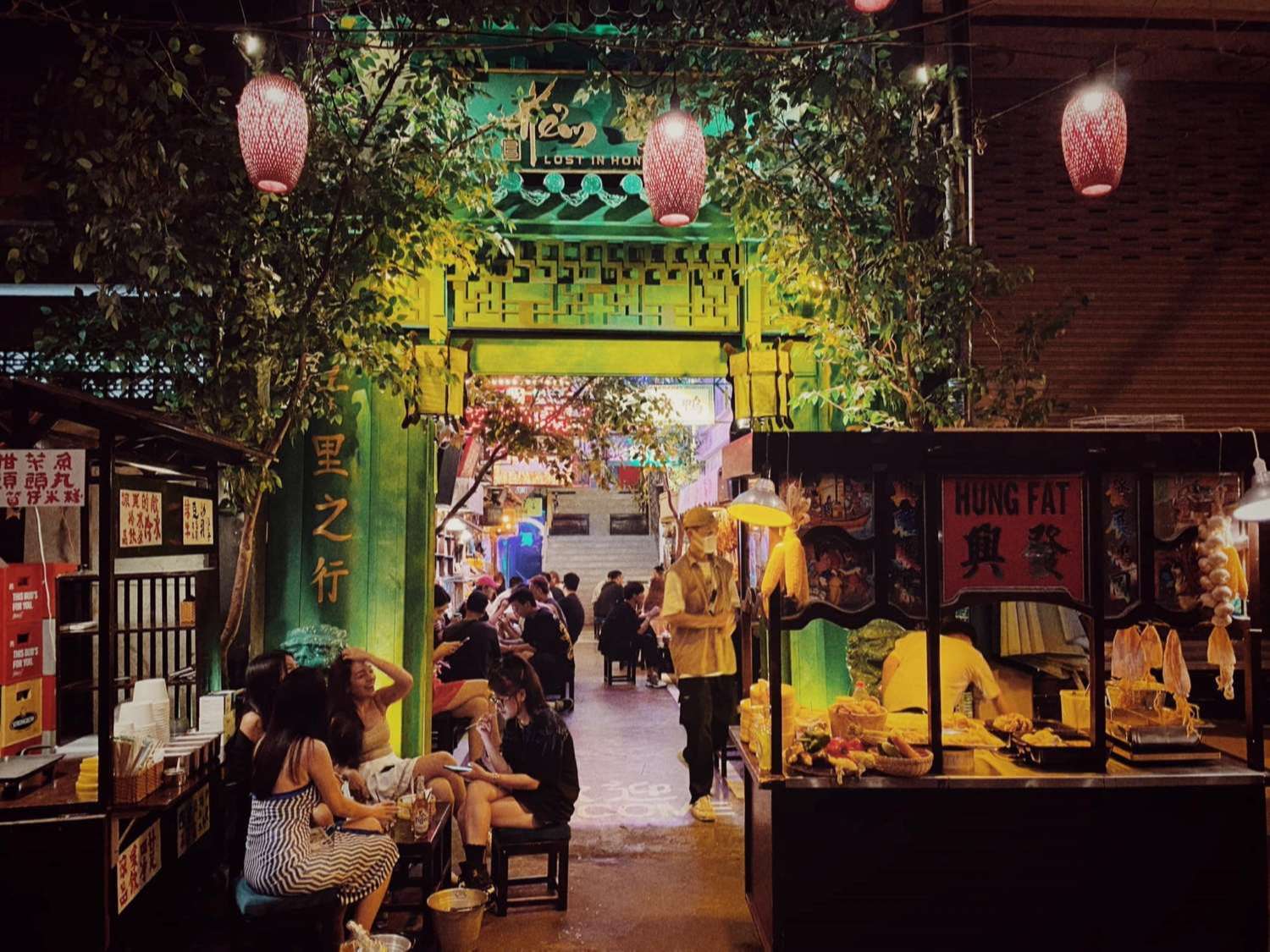 Bấm máy liên tục ở Hẻm HongKong, thánh địa sống ảo của giới trẻ Buôn Mê 2