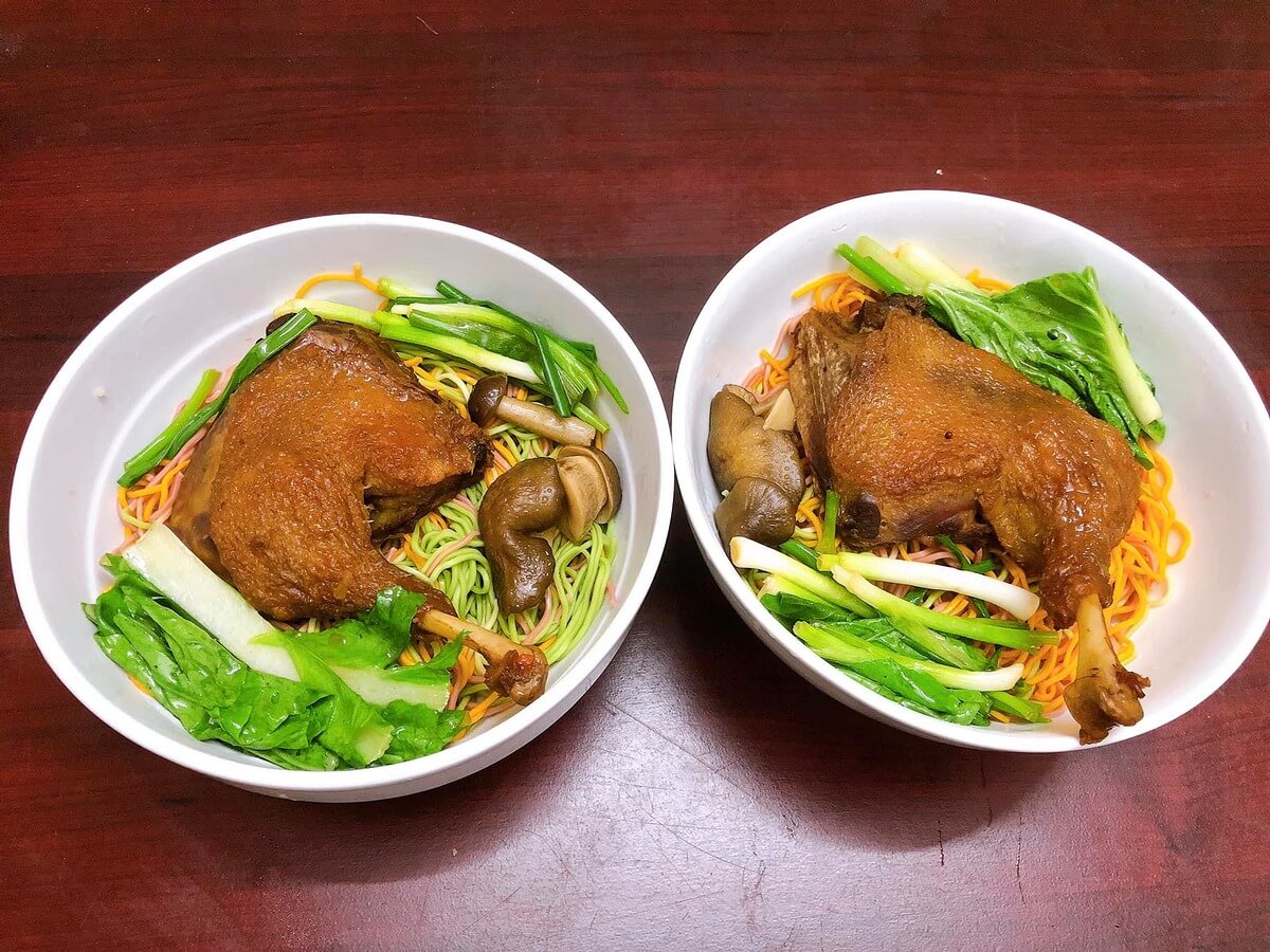 Muốn ăn mì vịt tiềm, đến ngay Quán mì Hậu Phát Cần Thơ 3