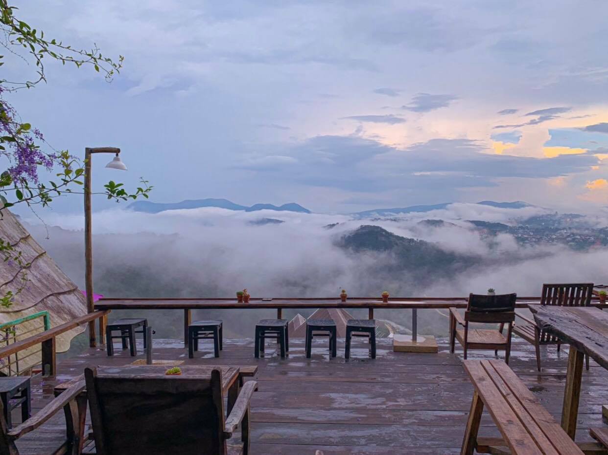 Tiệm cà phê Cheo Veooo - Nơi cho những du khách “chênh vênh” 4