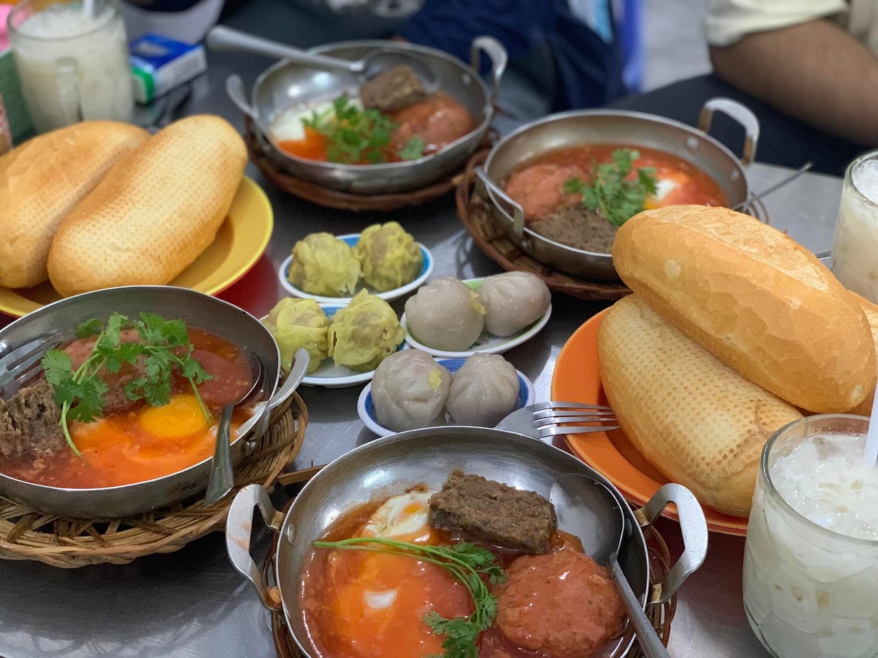 Tiện đường ghé ngang Top quán bánh mì chảo ngon nhất Cần Thơ cùng Chiasene.com 3