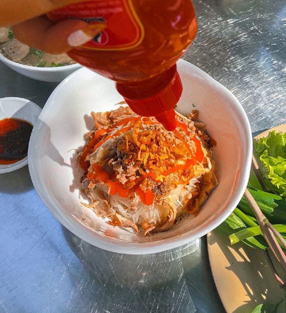 Thưởng thức ngay Phở khô Hai Tô 99 khi du lịch Buôn Ma Thuột 2
