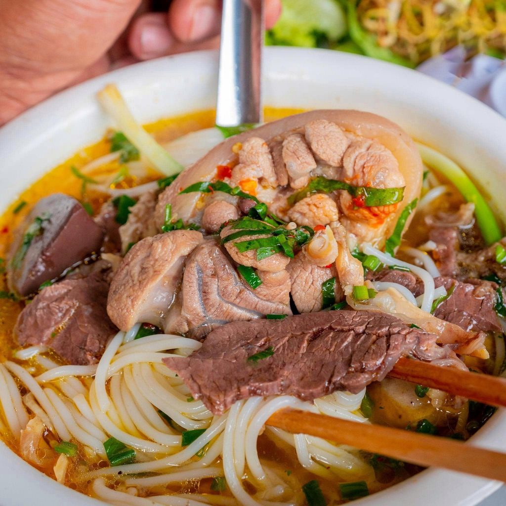 Nhanh tay bỏ túi các quán bún ngon Đồng Xoài cực chất lượng 2