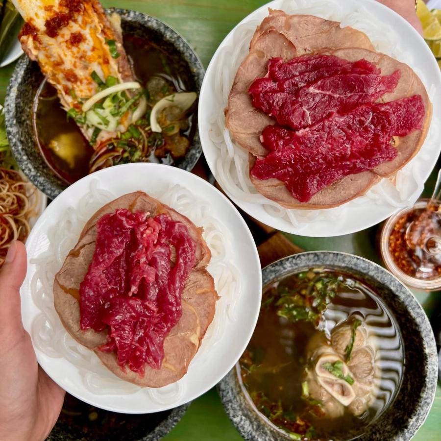 Đến Hoa Dó Restaurant and Coffee thưởng thức bún bò thố đá hấp dẫn 4