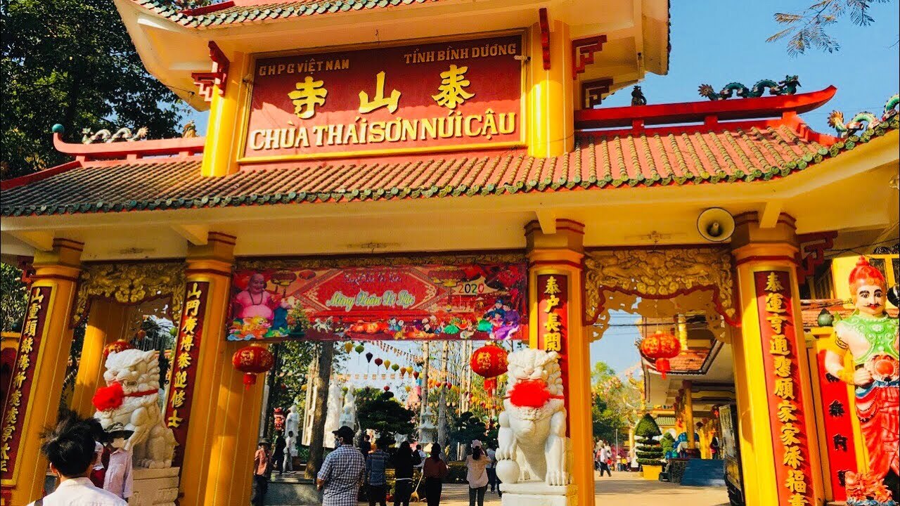 Vãn cảnh Chùa Thái Sơn núi Cậu với kiến trúc phương Đông đặc sắc 2