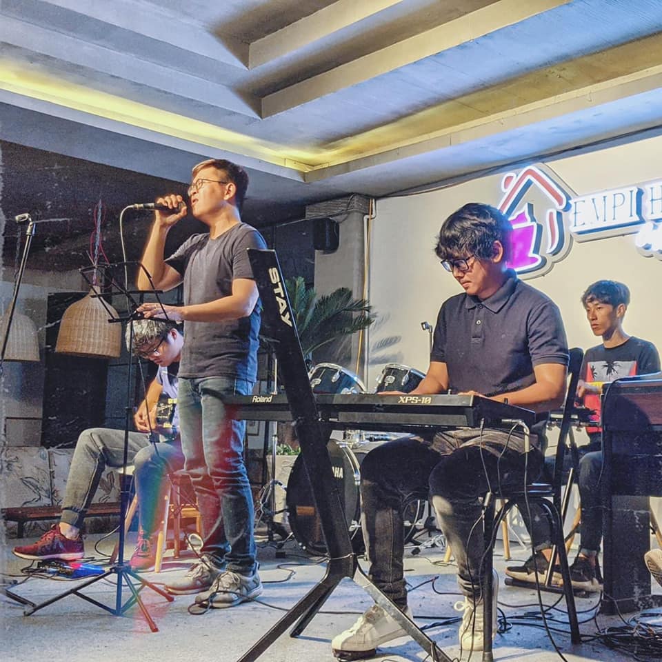 Cuối tuần chill cùng âm nhạc tại EMPI Coffee House Cần Thơ 13