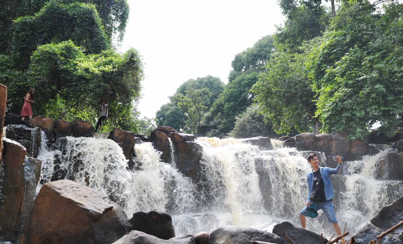 Review Thác Đứng, mảnh nhiên nhiên hùng vĩ giữa núi rừng 2