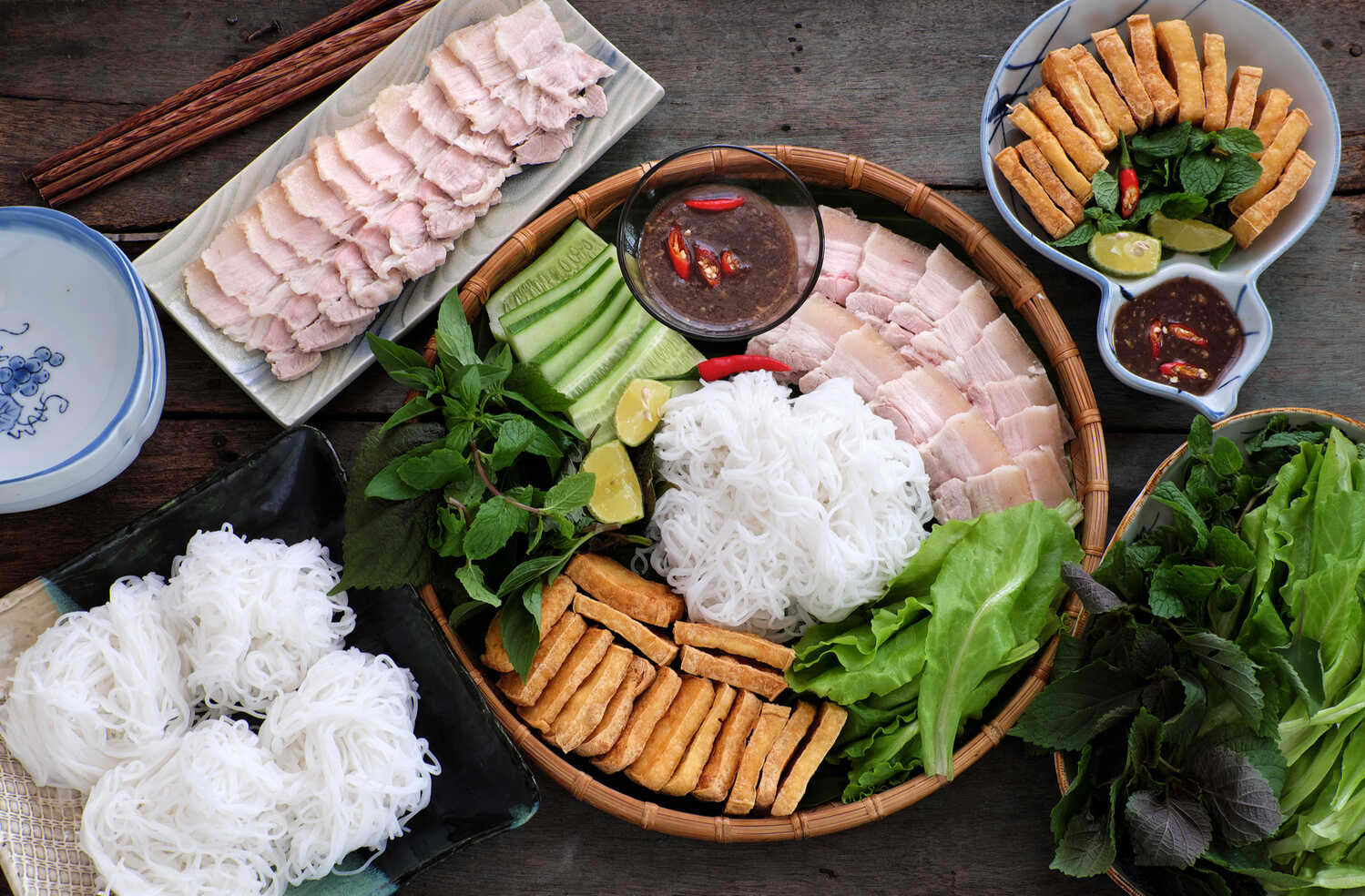 Oanh tạc 7 quán bún đậu mắm tôm Hà Nội gây thương nhớ 4