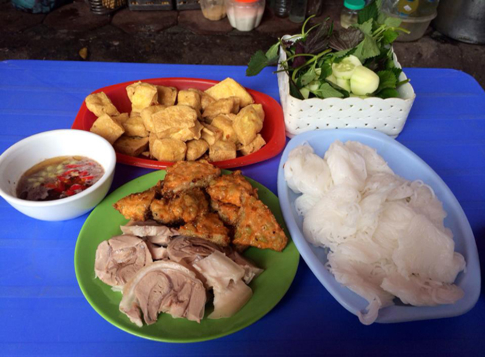 Oanh tạc 7 quán bún đậu mắm tôm Hà Nội gây thương nhớ 8