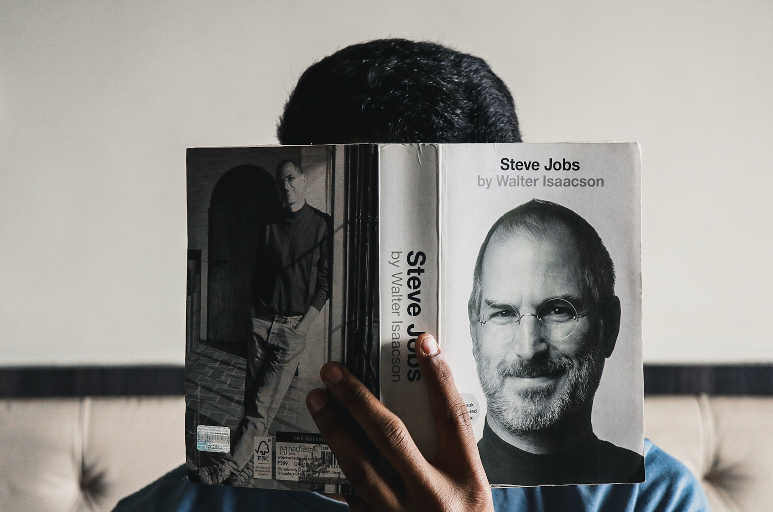 Steve Job - CEO quá cố của Apple - từng nói: Thời gian là hữu hạn, vì thế đừng lãng phí nó để sống cuộc đời của một người khác