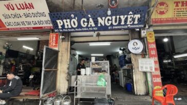 3939b31de8 Phở gà Nguyệt, từ ẩm thực địa phương đến ngôi sao Michelin