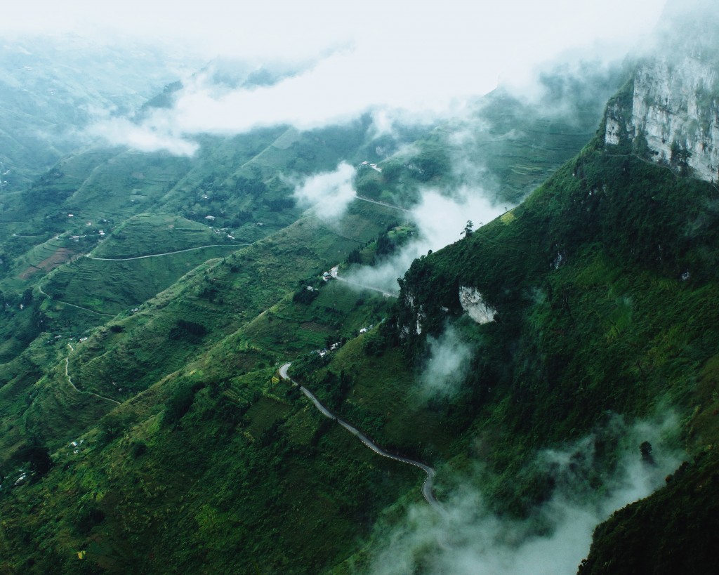 Trekking Vách Đá Thần - Chinh phục 