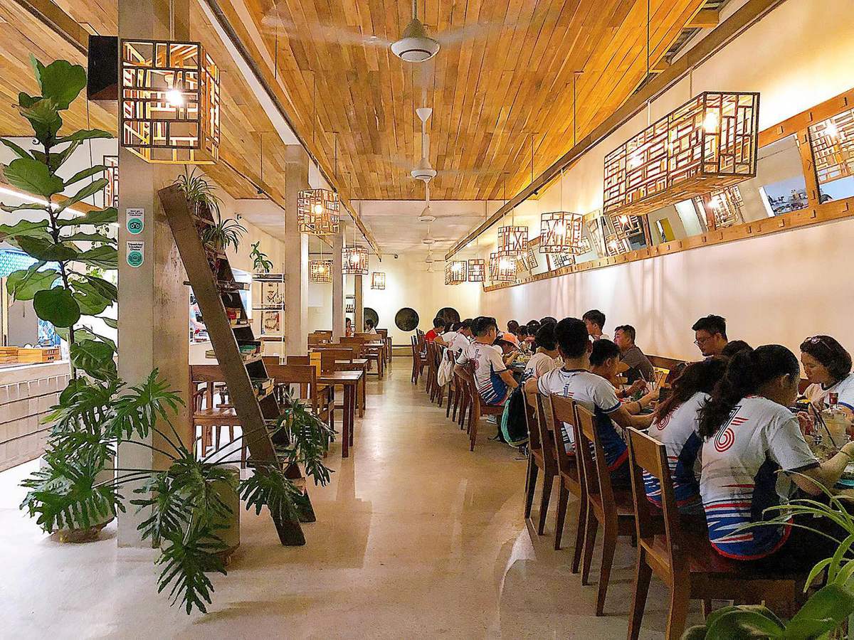 Ghé Infiniti Cafe Restro Côn Đảo tận hưởng không gian sân vườn tuyệt đẹp 4