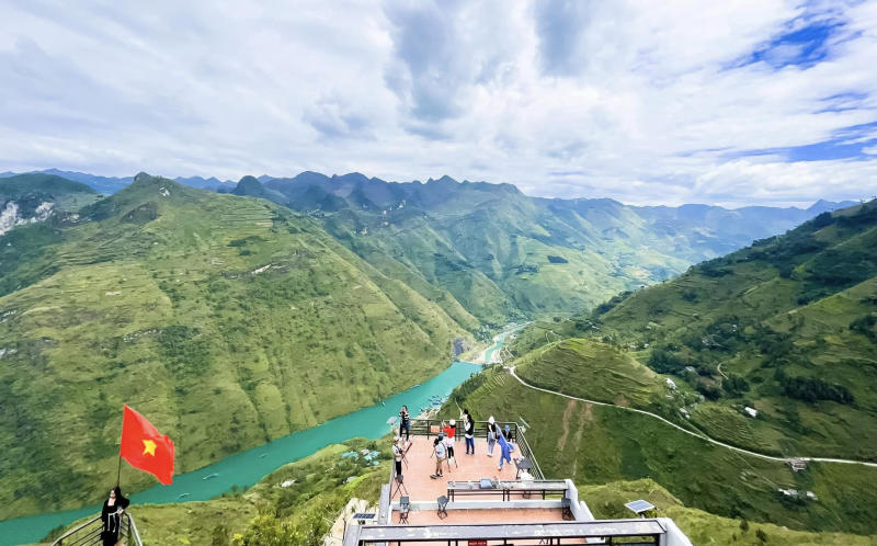 Lang thang Hà Giang khám phá cao nguyên đá hùng vĩ 4