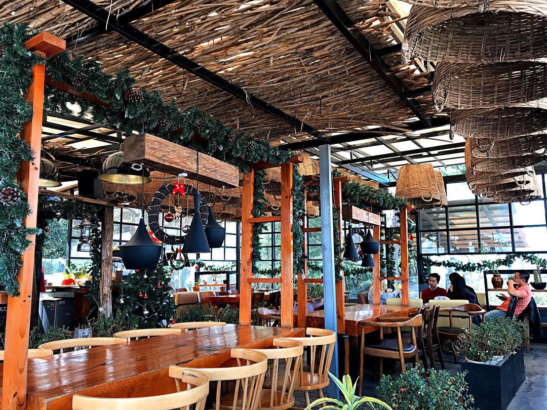 Up Coffee Đà Lạt – Phong cách vintage hút hồn giới trẻ Đà Lạt 8