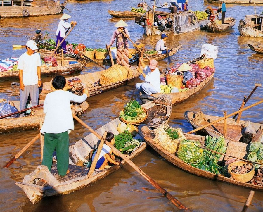 Chợ nổi Năm Căn Cà Mau, nơi sở hữu cách bán hàng vô cùng độc đáo 4