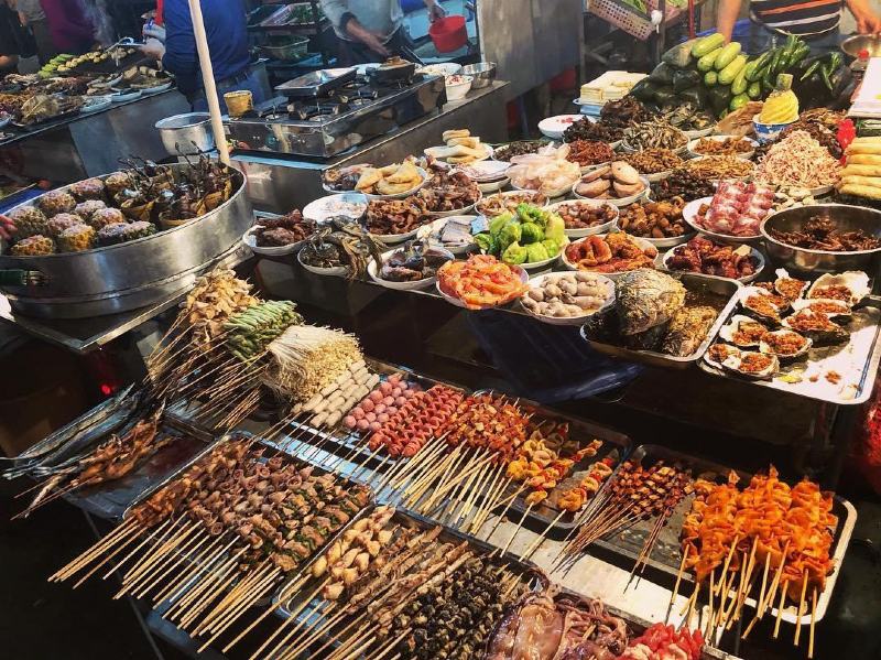 Phá đảo thiên đường Ăn vặt bến Ninh Kiều nức tiếng ở Cần Thơ 3