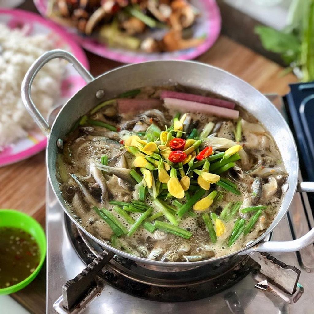 Dân dã đậm vị Lẩu cá linh bông điên điển Cần Thơ 5