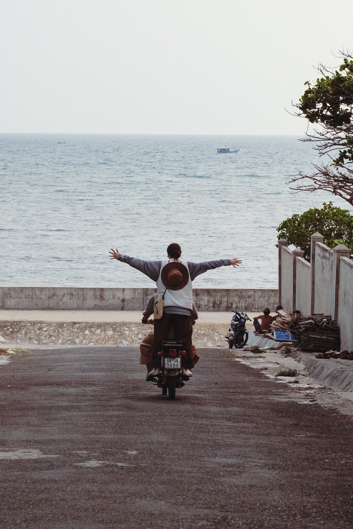 Đảo Phú Quý và câu chuyện tình lãng mạn của chàng trai Nguyễn Đức Hòa 17