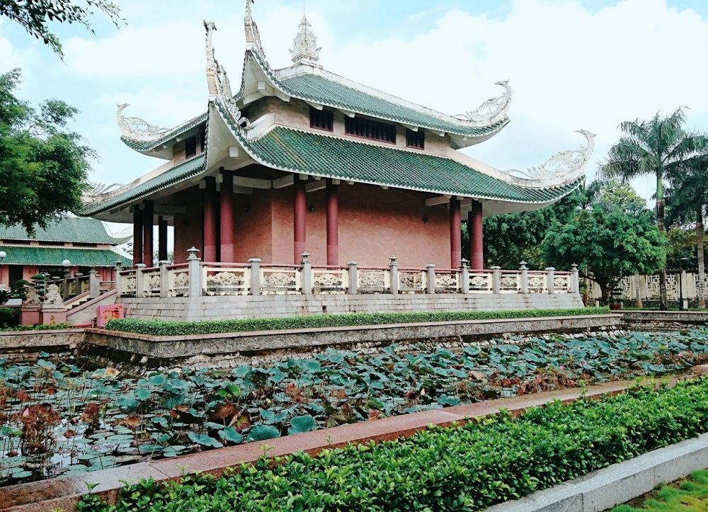 Về Cần Thơ nhớ ghé thăm khu Lăng mộ nhà thơ Bùi Hữu Nghĩa 5