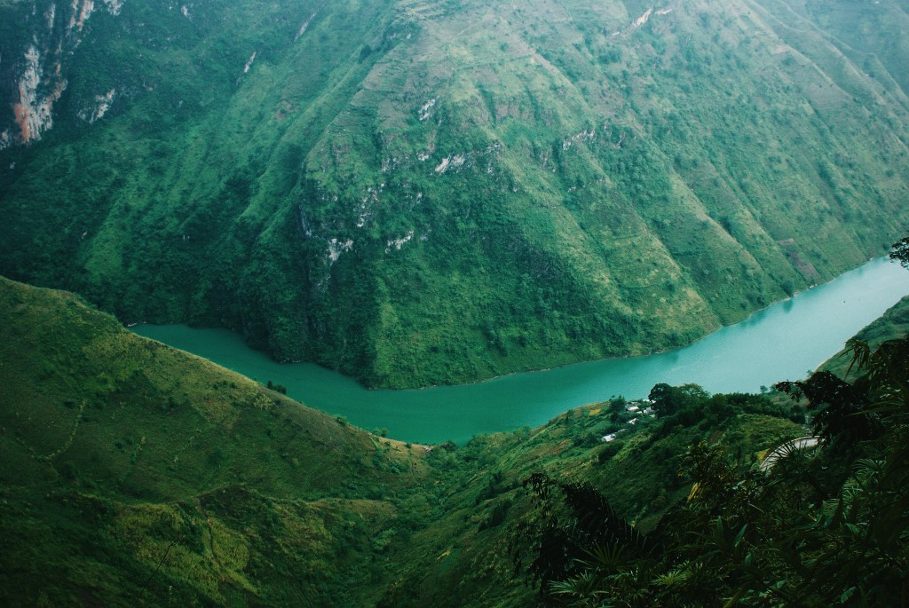 Trekking Vách Đá Thần - Chinh phục 