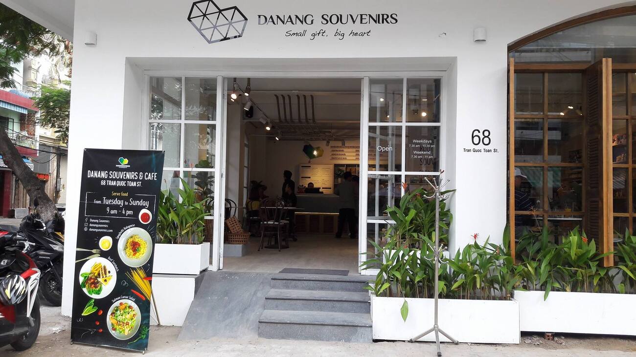 Danang Souvenirs and Coffee - Cà phê không thể bỏ qua khi ghé đến Đà Nẵng 2