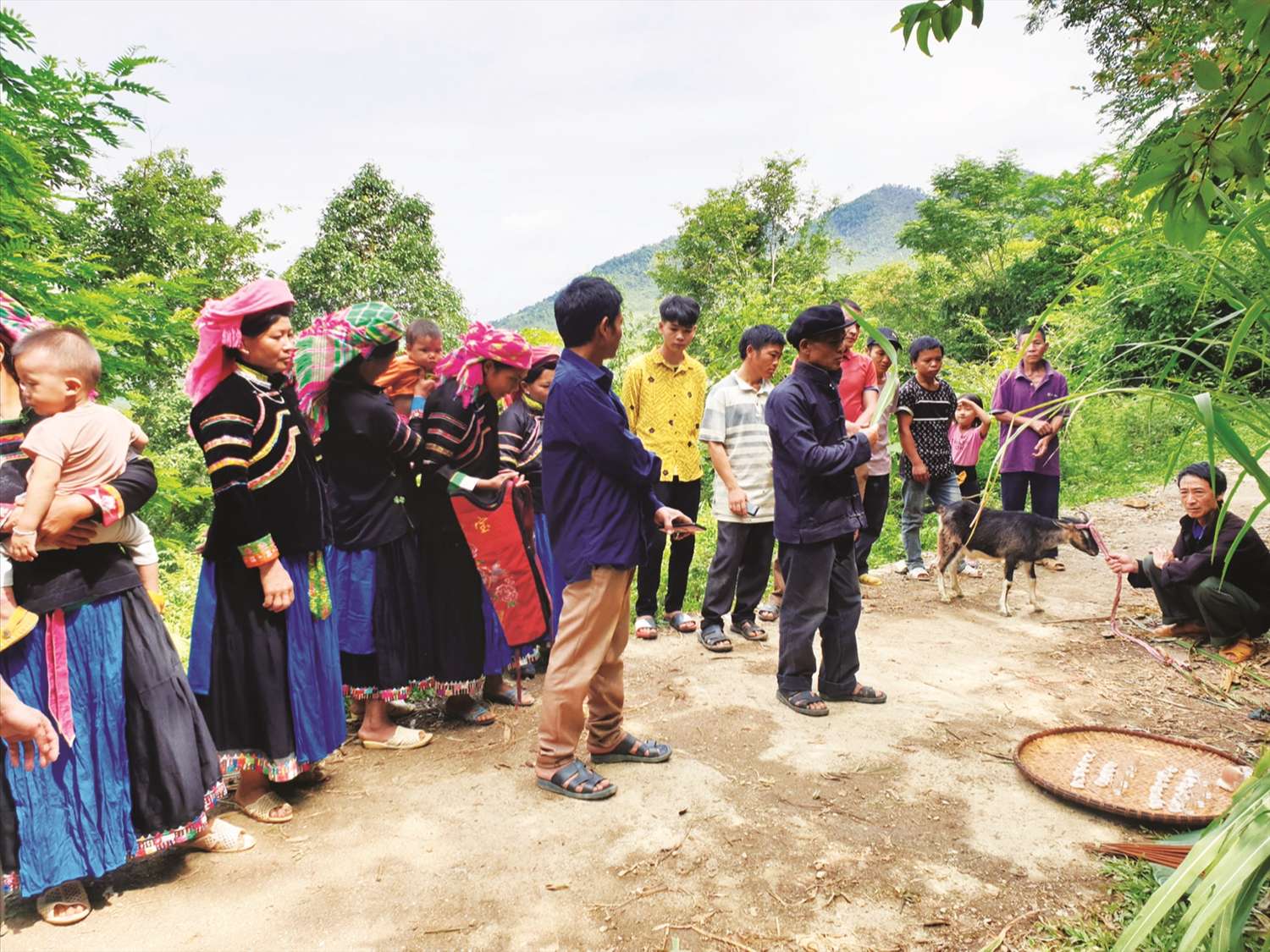 Kho tàng văn hóa người Pu Péo ở Bắc Mê - Hà Giang 7