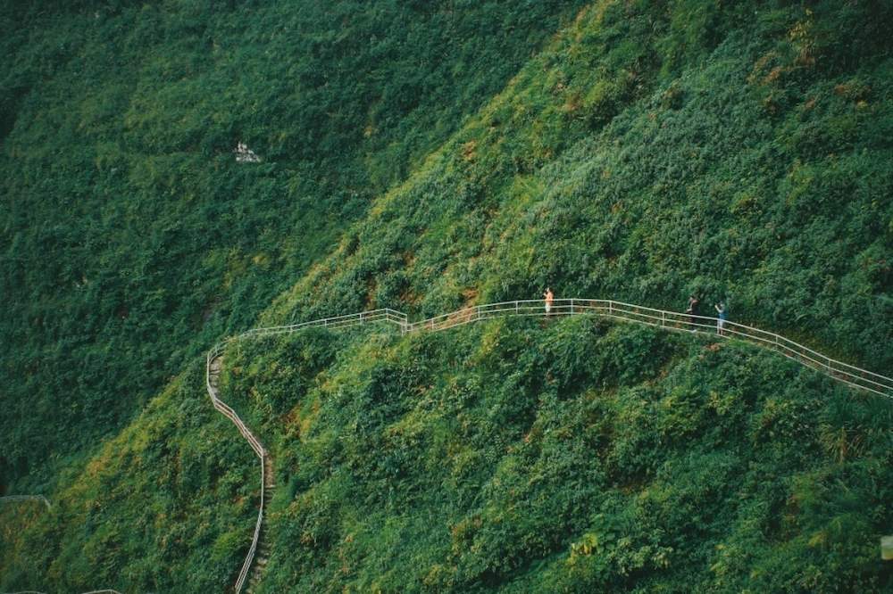 Vách đá thần Hà Giang - Từ A đến Z trải nghiệm trekking hiểm trở 2