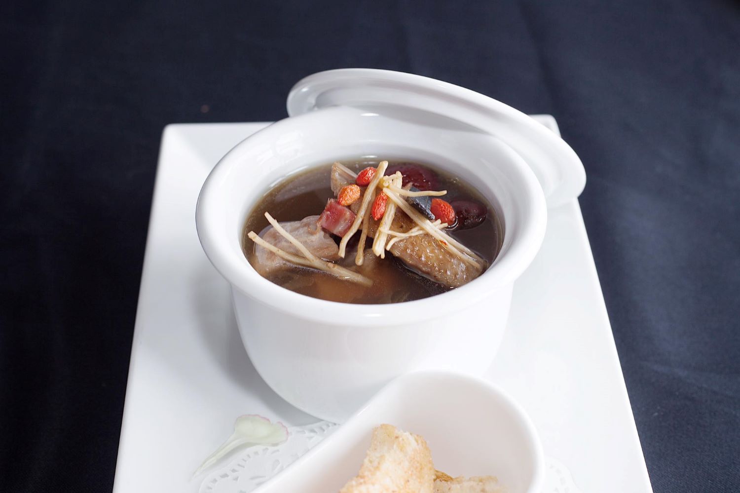 Nhà hàng Vinpearl Cần Thơ sang chảnh khiến dân tình mê như điếu đổ 8