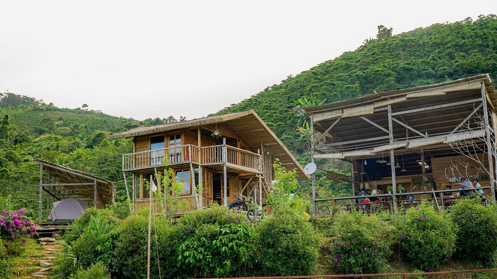 Ngất ngây tại Up Base Camp với khung cảnh núi rừng thơ mộng 4