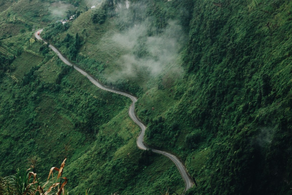 Trekking Vách Đá Thần - Chinh phục 