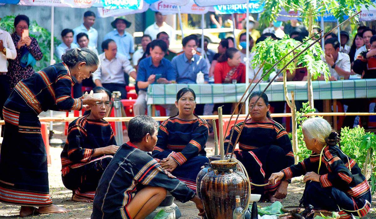 Tham gia vào Lễ cầu mưa Yang Pơtao Apui linh thiêng 7