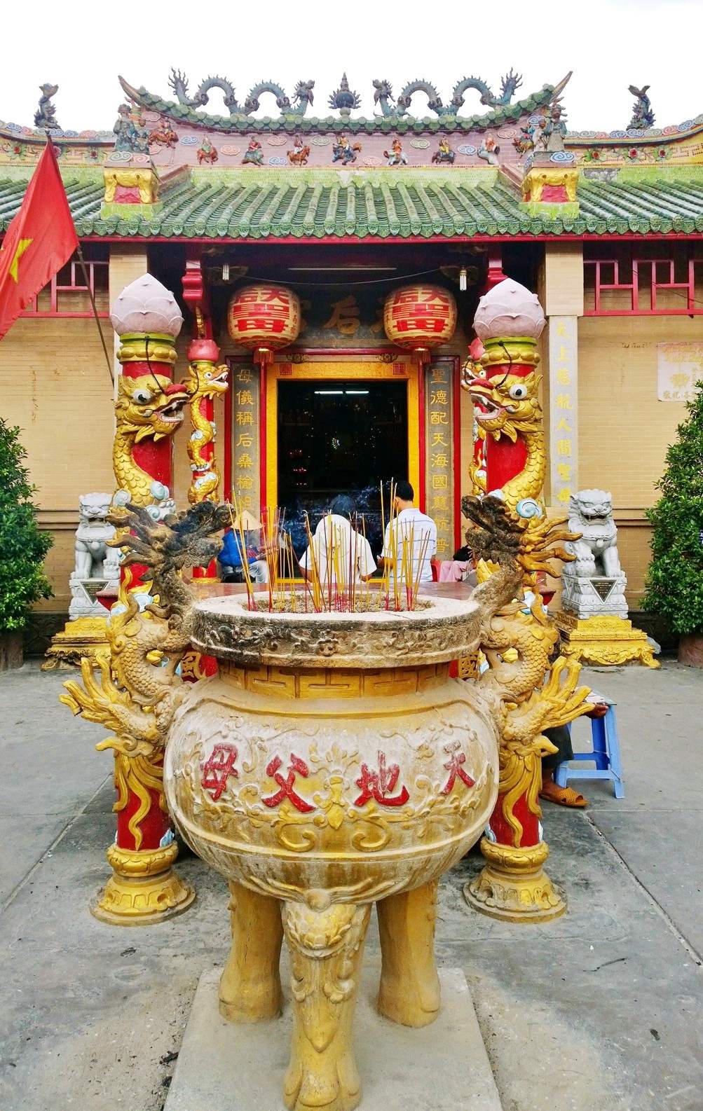 Chùa Bà Thiên Hậu Bình Dương, tìm về chốn bình yên nơi cửa Phật 9