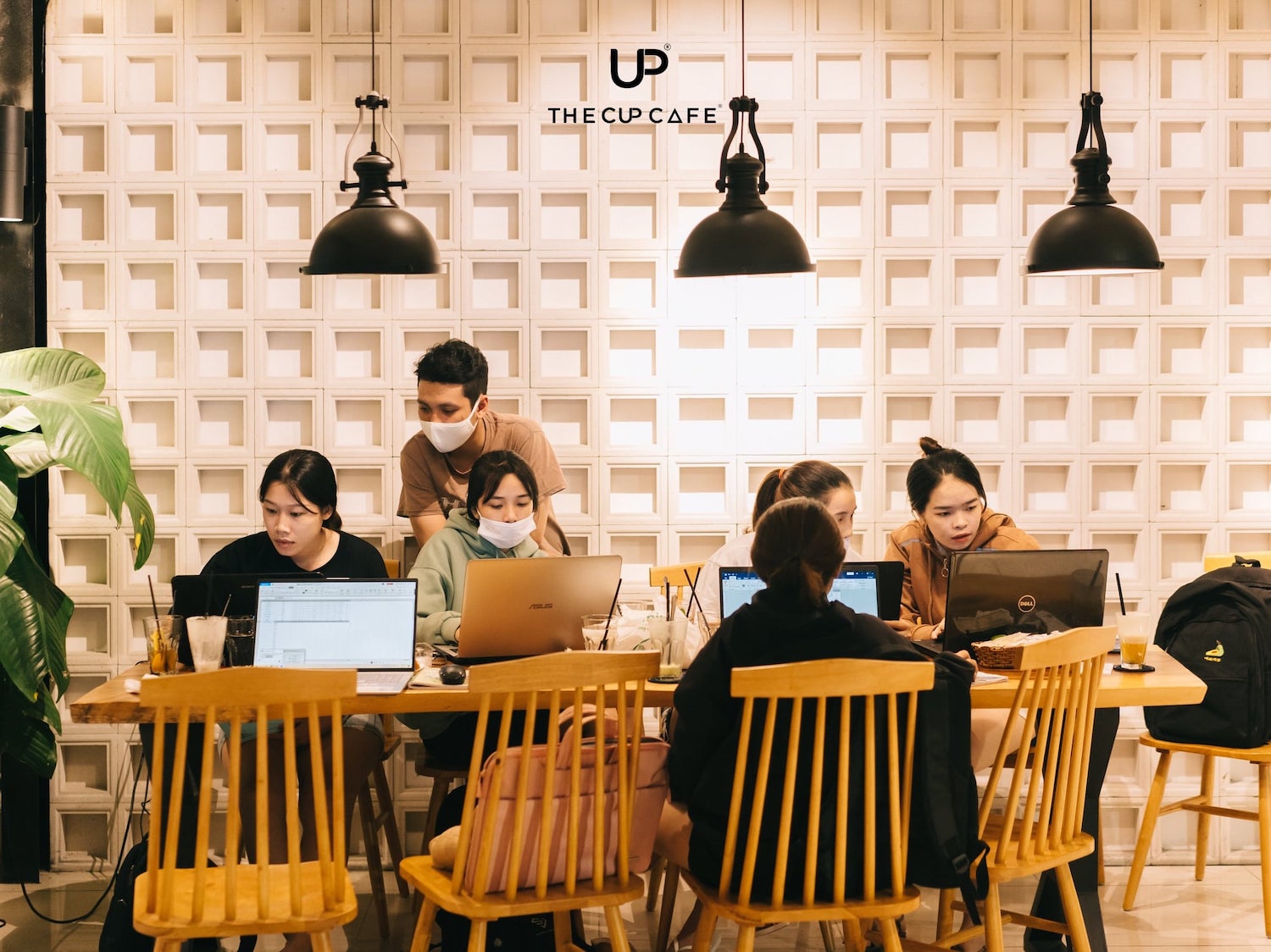 Ghé ngay The Cup Cafe thưởng thức menu thượng hạng cả ngày 10
