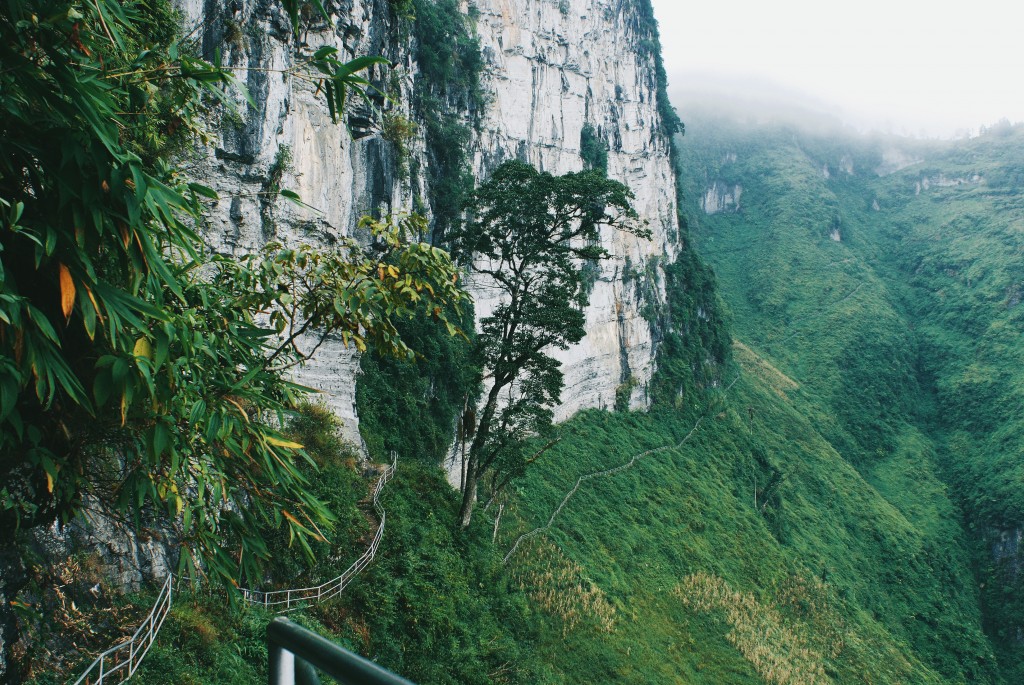 Trekking Vách Đá Thần - Chinh phục 