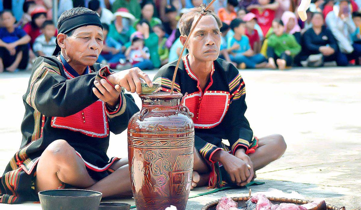 Tham gia vào Lễ cầu mưa Yang Pơtao Apui linh thiêng 3