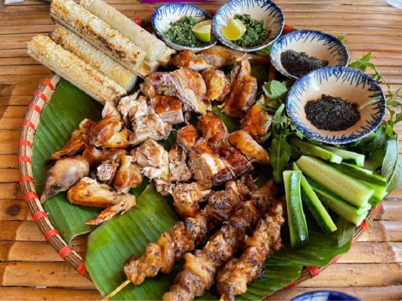 Thưởng thức Gà nướng Bản Đôn DakLak bên bếp lửa 7