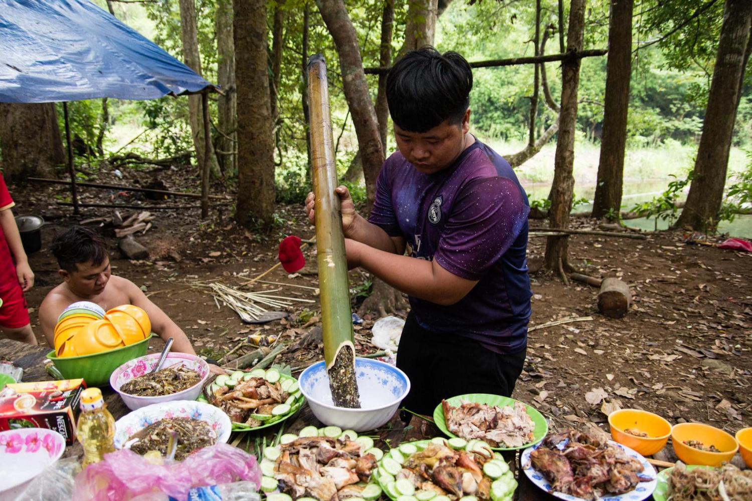 Canh thụt độc đáo khiến nhiều người mê mẩn ở Bình Phước 2