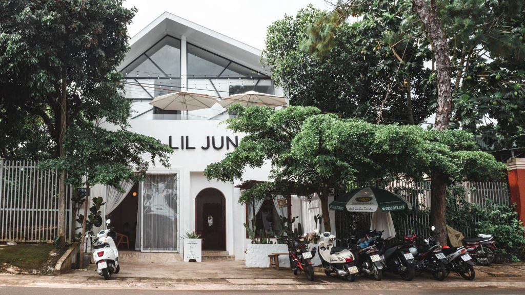 Khám phá Lil Jun Coffee Studio cùng những góc sống ảo cực chất 2