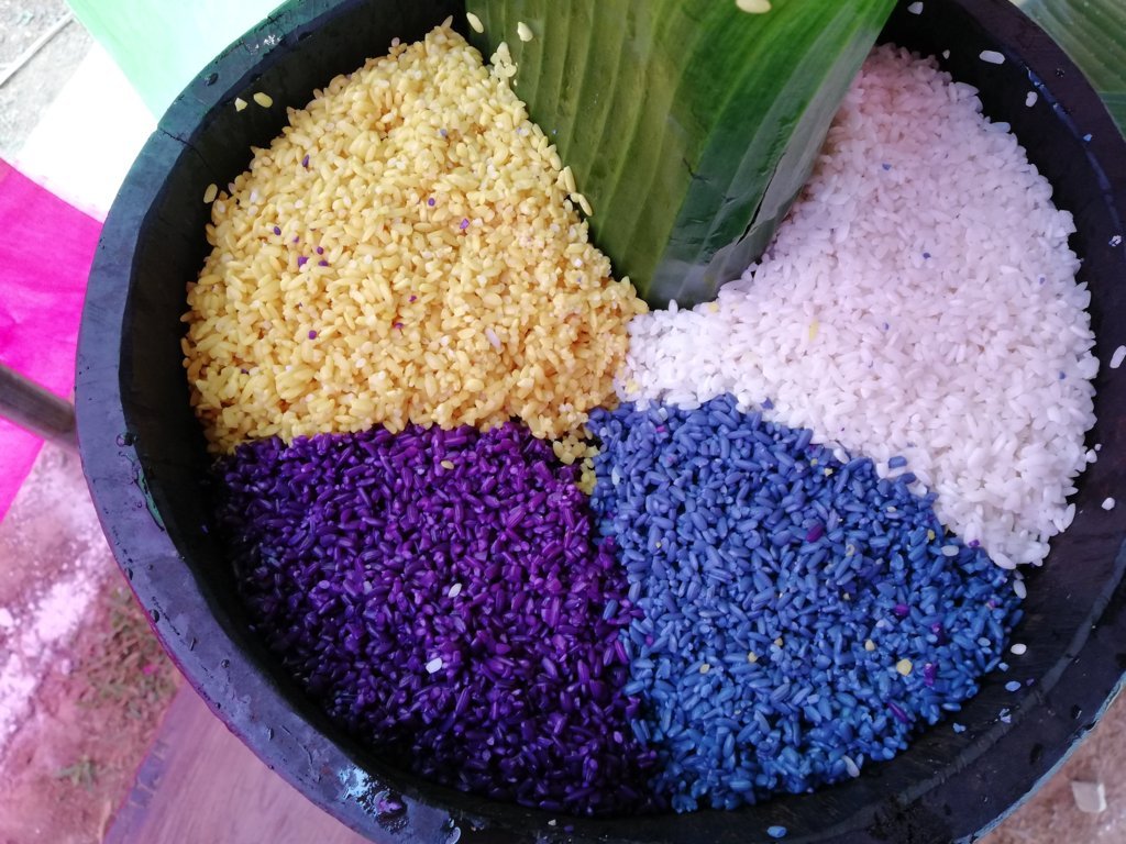 Mê mẩn với mùi vị thơm ngon, đậm đà của gói xôi ngũ sắc Hà Giang 2